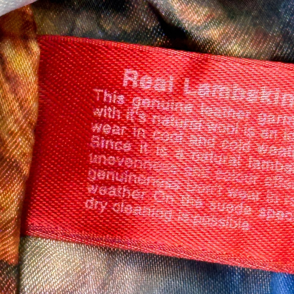 Stella Rossa Gorgeous Italian Lamb Shearling with Gold Embroidery - Picture 13 of 16